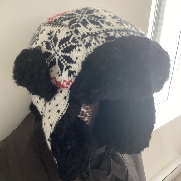 Barts Black and White Fluffy Winter Hat - Picture 3 of 6